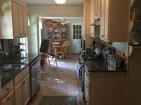 4th image of 3737 Oakley Ave