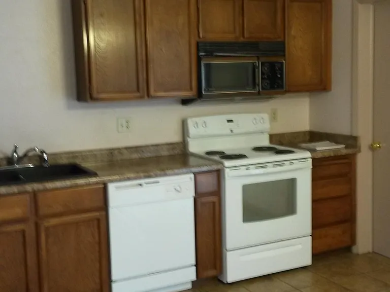 406 Ridges Blvd #15 — Photo 2