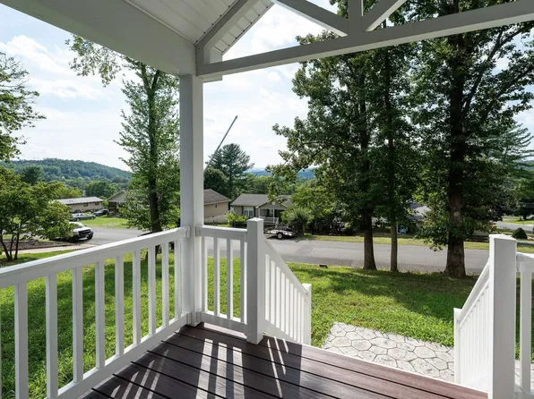 1776 Hawthorne Ave, Buena Vista, VA 24416