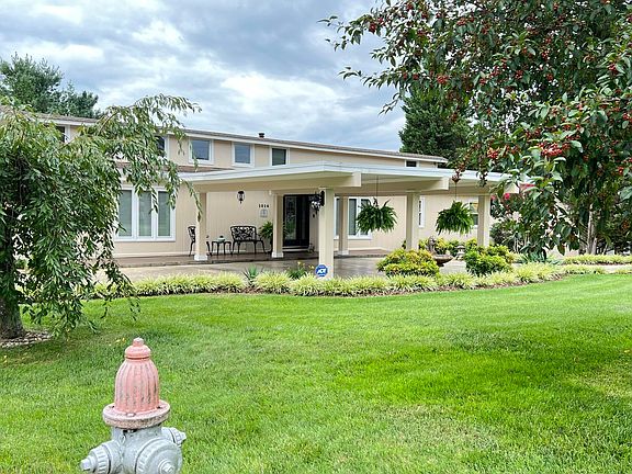 2nd image of 1014 Somerset Dr