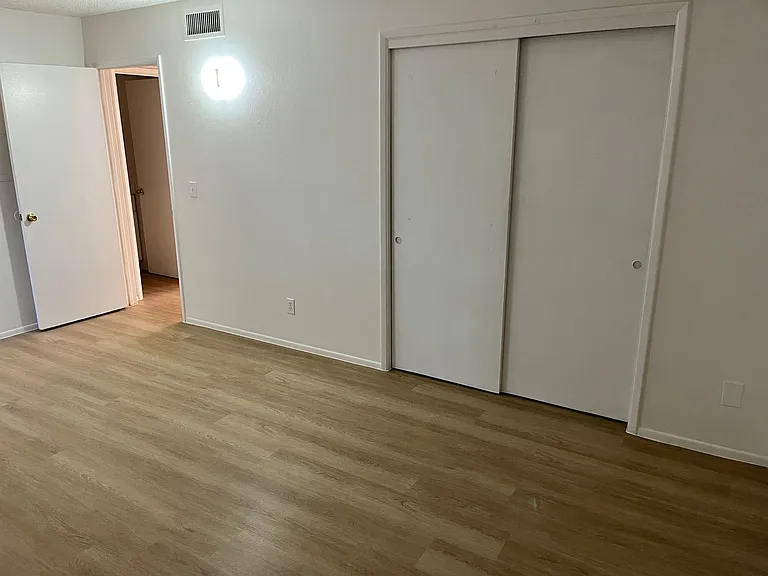 Catalina View Apartments — Photo 36