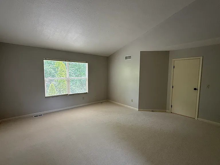 5990 Rings Rd — Photo 26