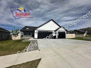 3048 Forbes Blvd Photo 1