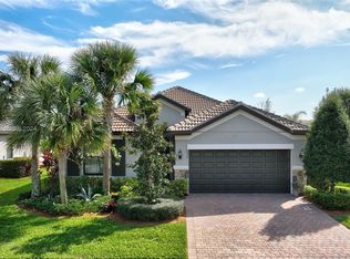 652 SE Monteiro Dr, Port Saint Lucie, FL 34984