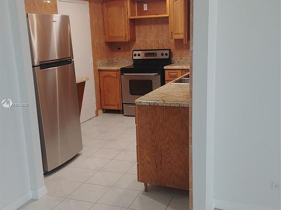 4th image of 6039 Collins Ave APT 1524