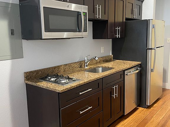 3rd image of 124 Saint Johns Ave #13