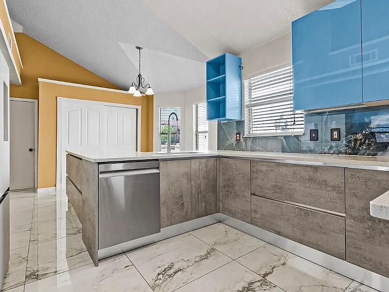 12517 Sun Spirit Dr — Photo 14