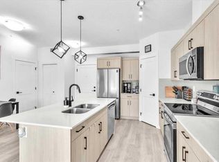 30 S Sage Hill Walk NW #305, Calgary, AB T3R 2A9