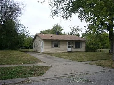 1543 Midwood Ave photo 1