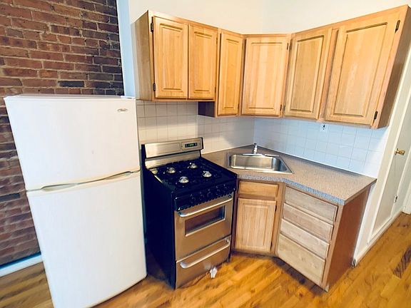 4th image of 409 W 50th St APT 3B