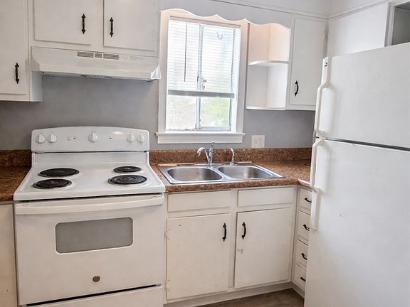 3rd image of 1111 W Academy St #4