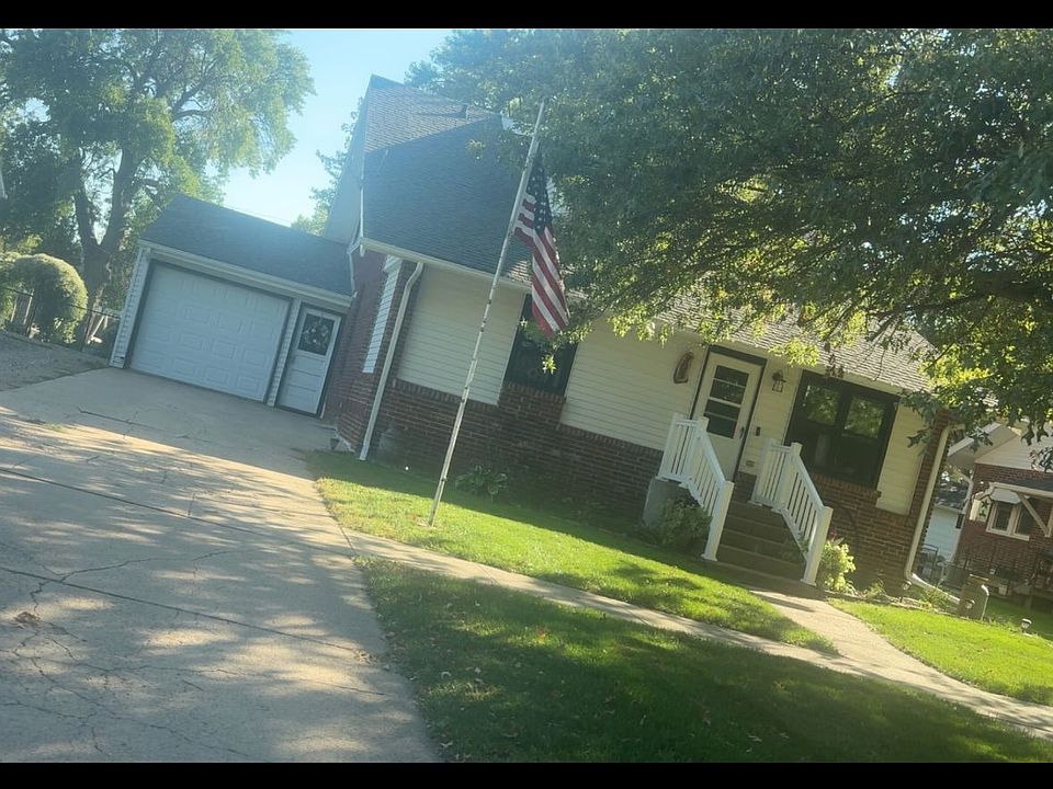 1st image of 303 Pine St