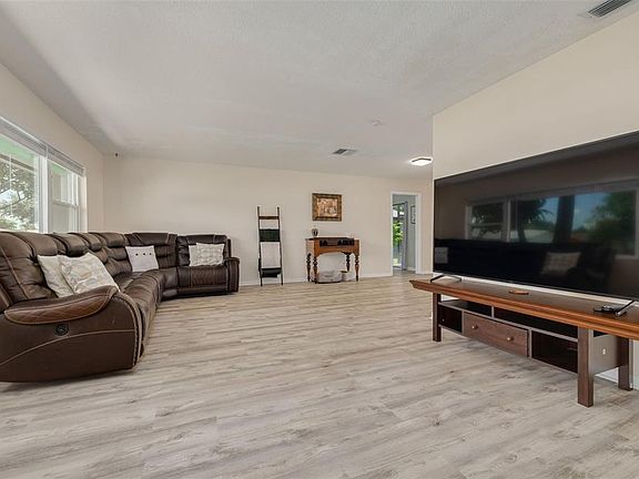 4th image of 8960 140TH STREET