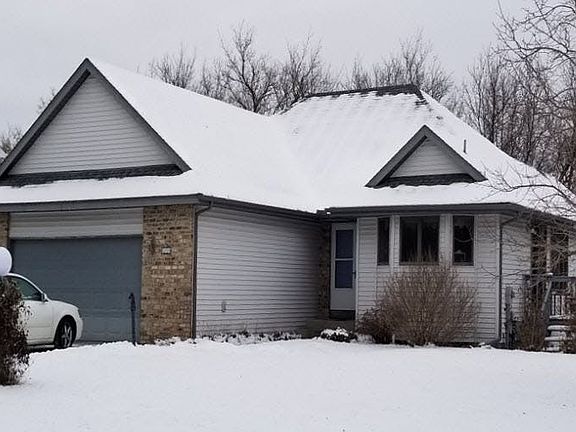 2nd image of 2221 Oak Glen Dr