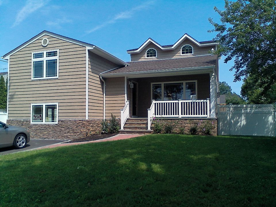 1st image of 167 2nd Ave