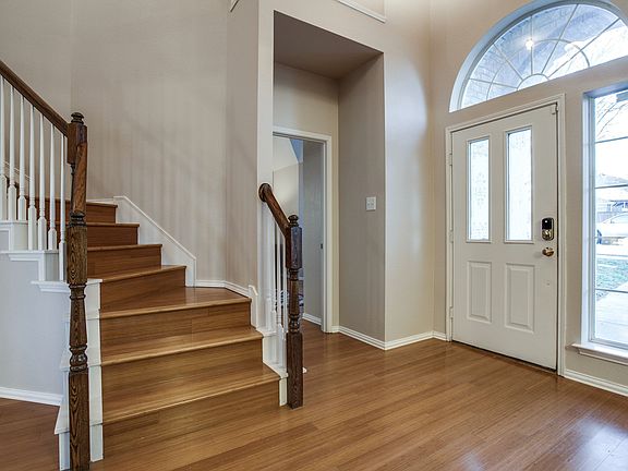 3rd image of 2215 Crestlake Dr