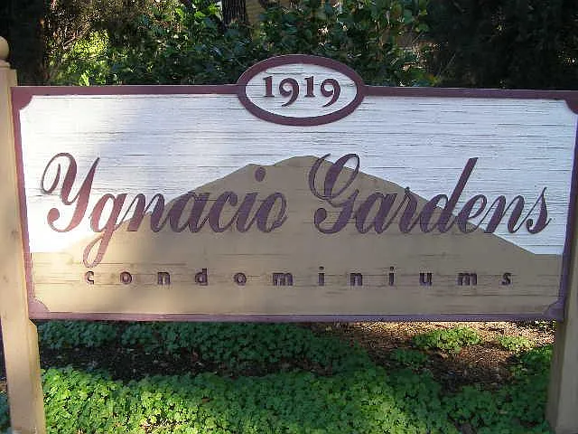 2 bed, 1.5 bath, 820 sqft, $2,500 — Photo 1