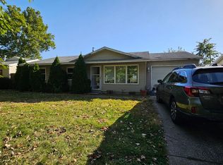 1212 Holiday Dr, Champaign, IL 61821