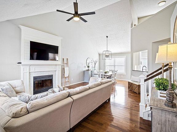 4th image of 8976 Holquest Dr