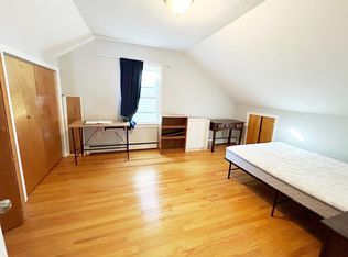 40 Plymouth St #2A, Cambridge, MA 02141