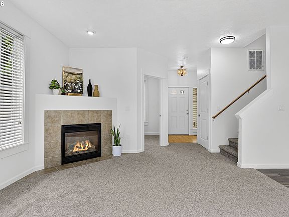 3rd image of 38417 Redwood St