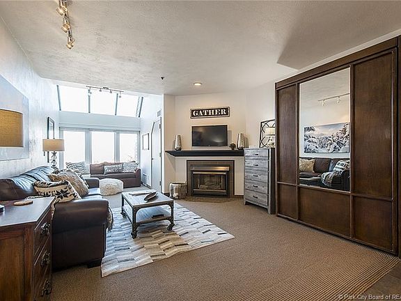 2nd image of 1415 Lowell Ave #164