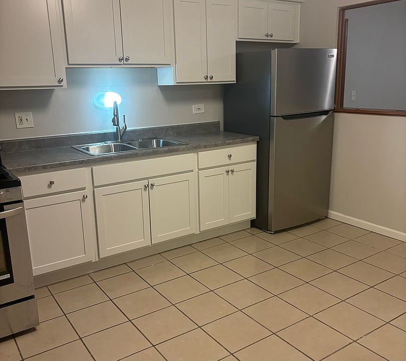 1st image of 2626 W Cornelia Ave APT 5