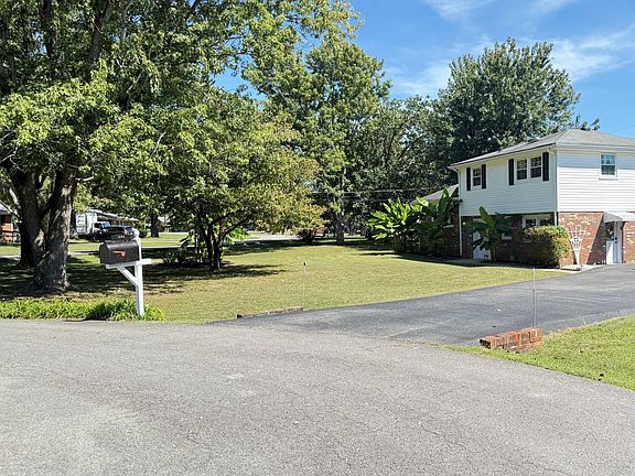 2nd image of 1834 Greerson Ct