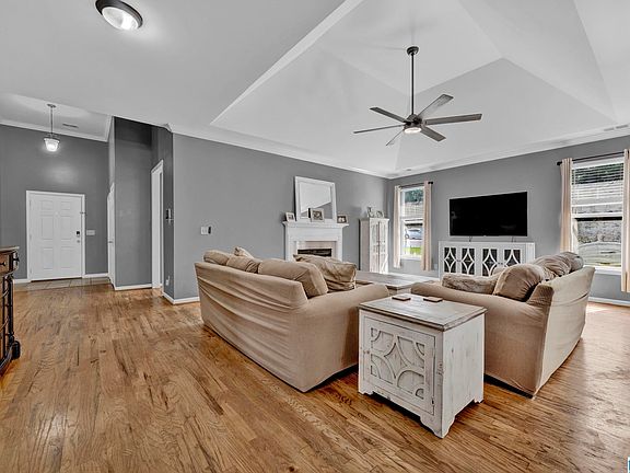4th image of 4186 Sierra Way