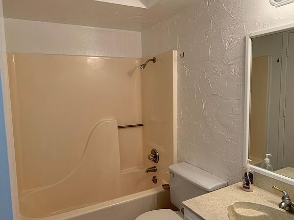 3rd image of 4015 William St