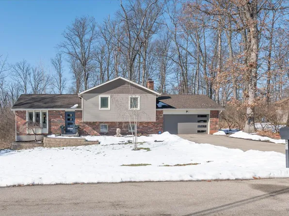 9621 Iris Dr, West Chester, OH 45241