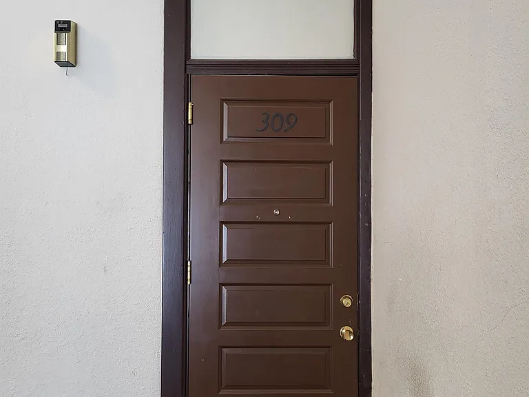 416 Sullivan Ave W #309 — Photo 2