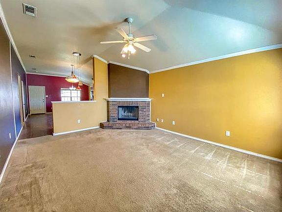 3rd image of 3411 Oakridge Ave