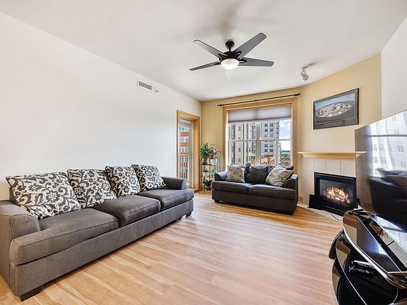 4th image of 360 W Washington Ave Unit 606