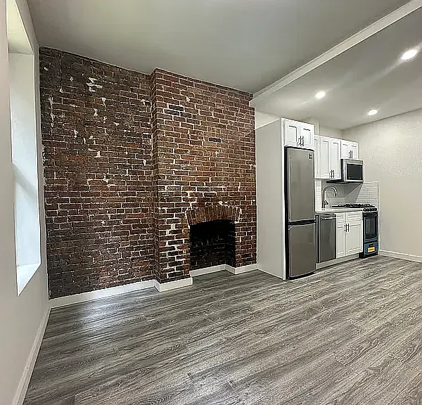 410 W 56th St #2C — Photo 5