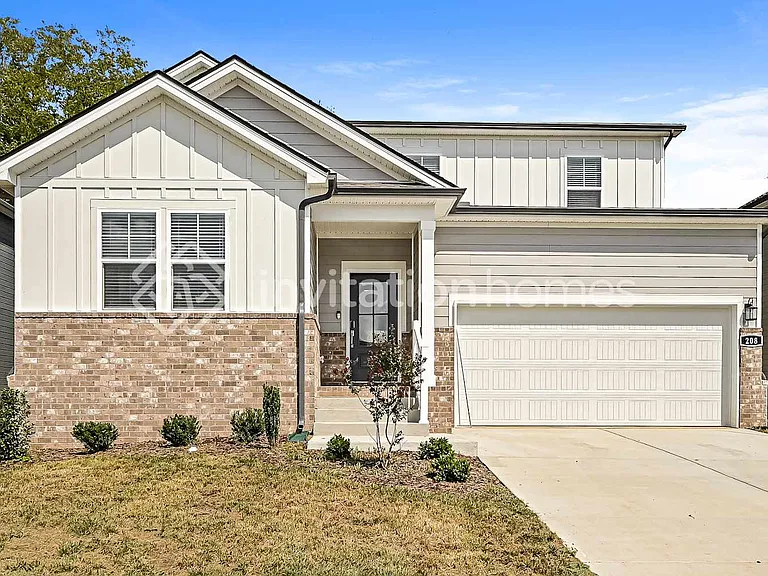 208 E Millbrook Dr — Photo 1