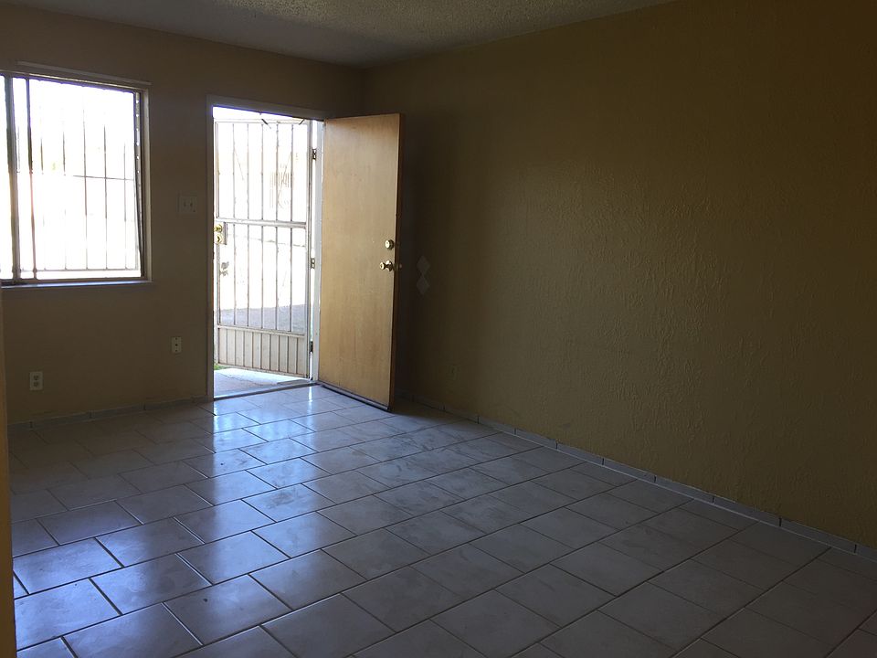 1st image of 4426 Moonlight Ave APT 2