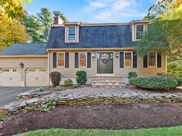 12 Essex St, Mansfield, MA 02048