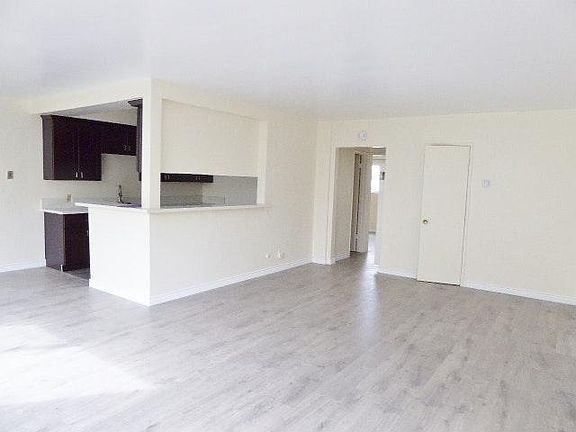 3rd image of 1291 College View Dr APT A