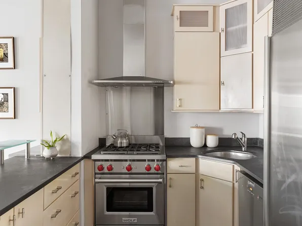 204 West Houston Street 4B image 3 of 7