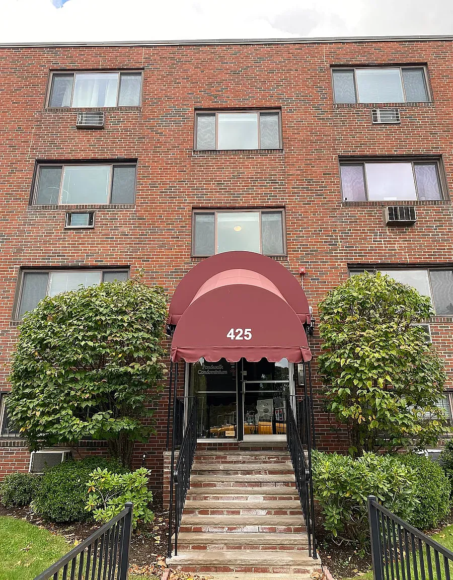 2 bed, 820 sqft, $2,700 — Photo 1