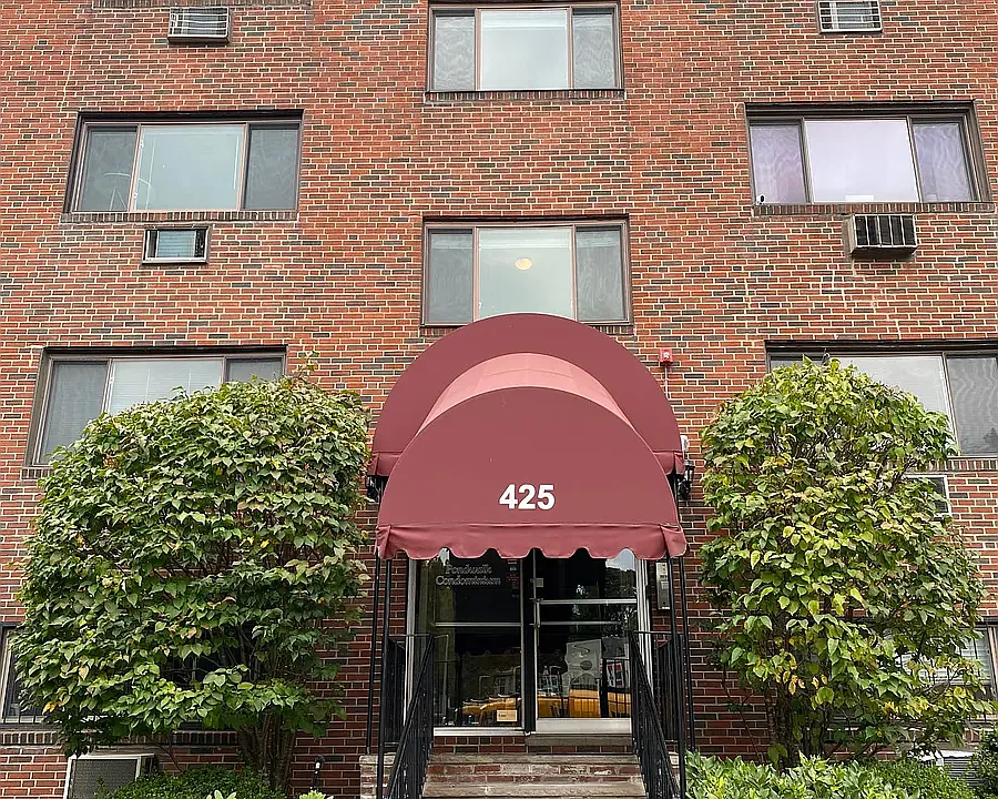425 S Huntington Ave #2
