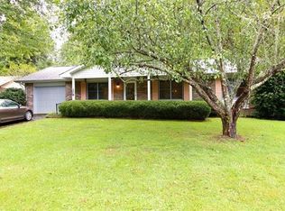 208 Resada Dr, Brevard, NC 28712