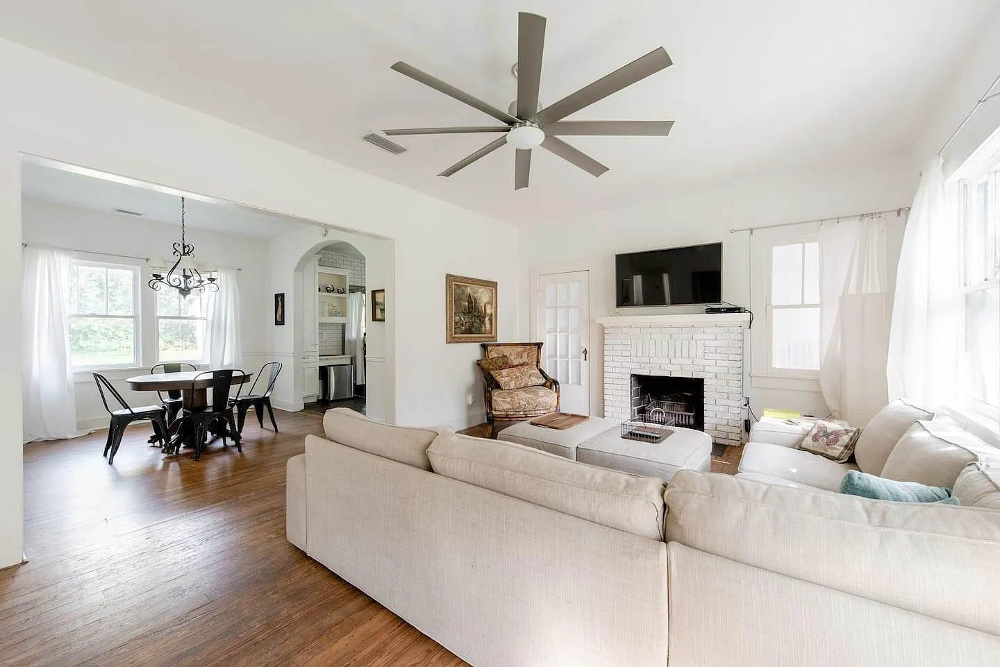 302 N Peninsula Avenue — Photo 3