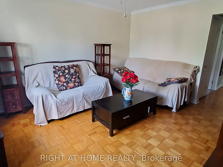 38 Madelaine Ave — Photo 5