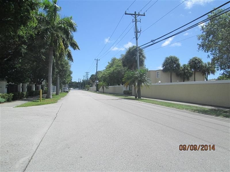 2nd image of 6841 SW 44th St APT 102