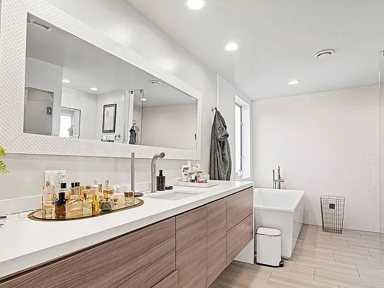615 6th Ave #1/2 — Photo 13