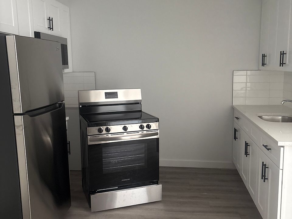 2nd image of 2043 Webster Ave
