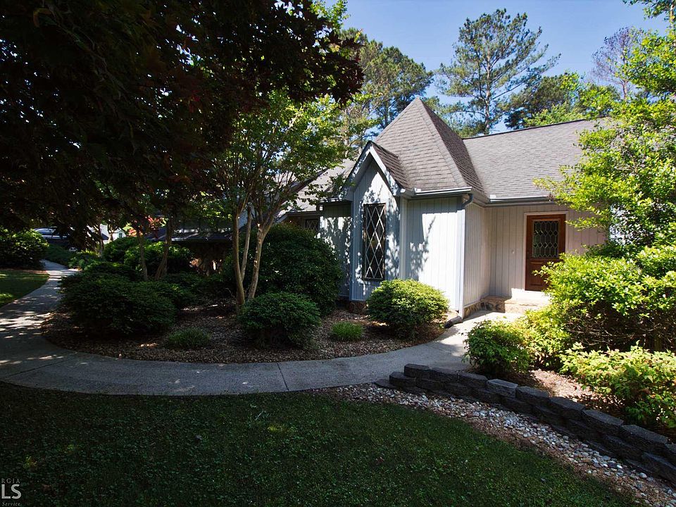 1st image of 15 Dogwood Ct