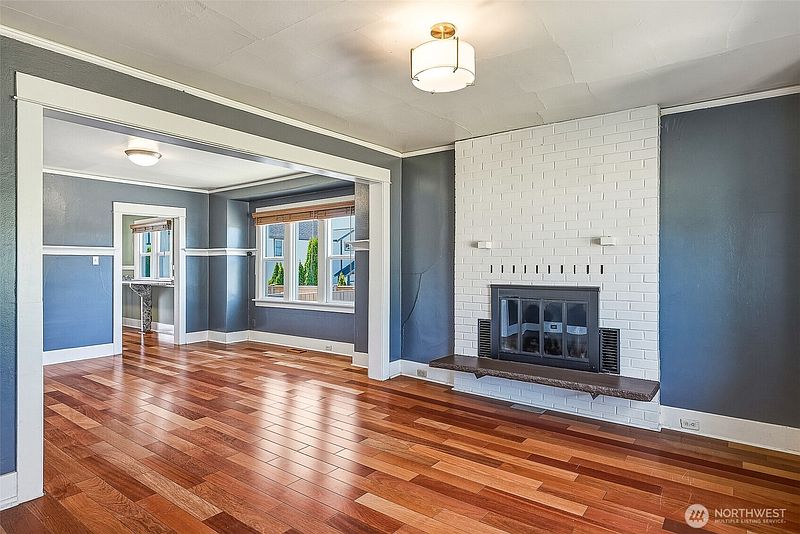 4th image of 1711 Emerald Street